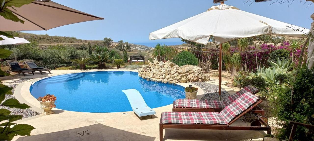 Dar Ta' Xmun - Idyllic Farmhouse With Pool, Garden, Seaview & Sunset San Lawrenz Exterior photo