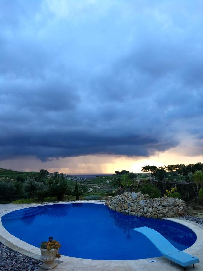 Dar Ta' Xmun - Idyllic Farmhouse With Pool, Garden, Seaview & Sunset San Lawrenz Exterior photo